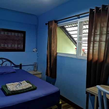 Pm Guesthouse Чиангмай Екстериор снимка