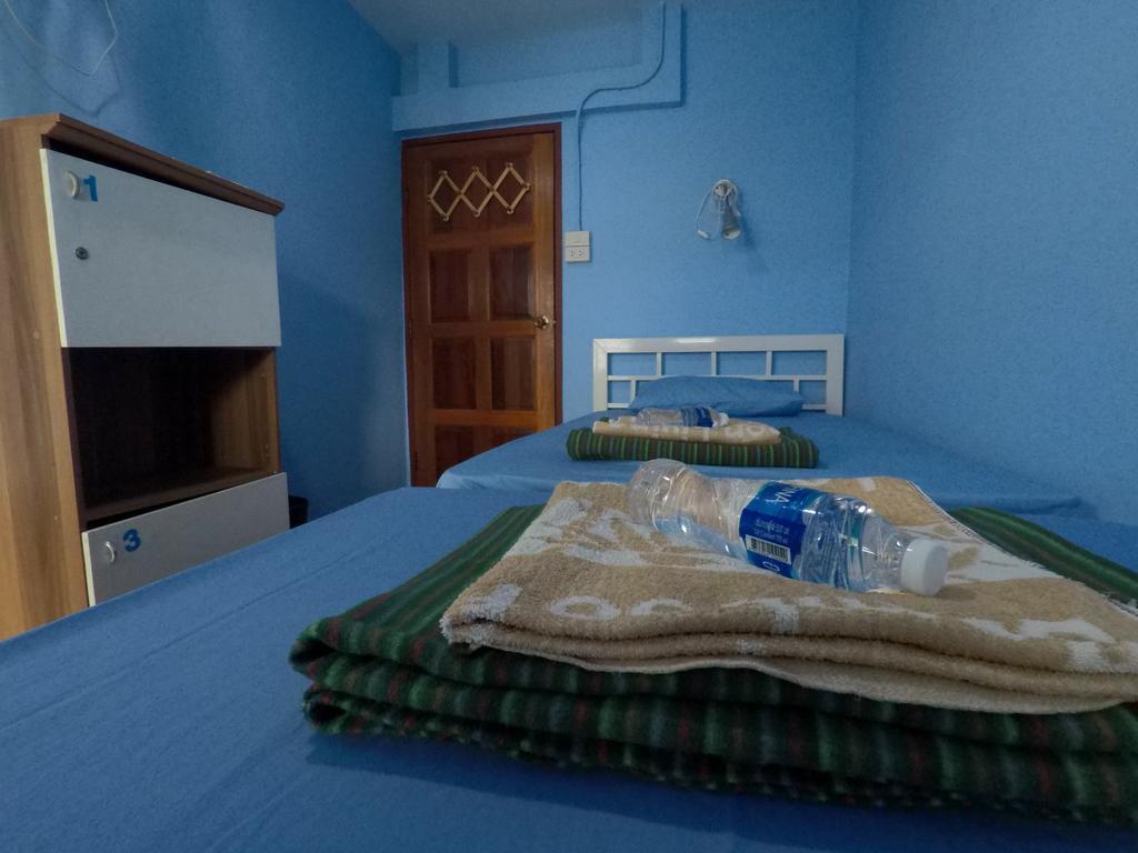 Pm Guesthouse Чиангмай Екстериор снимка